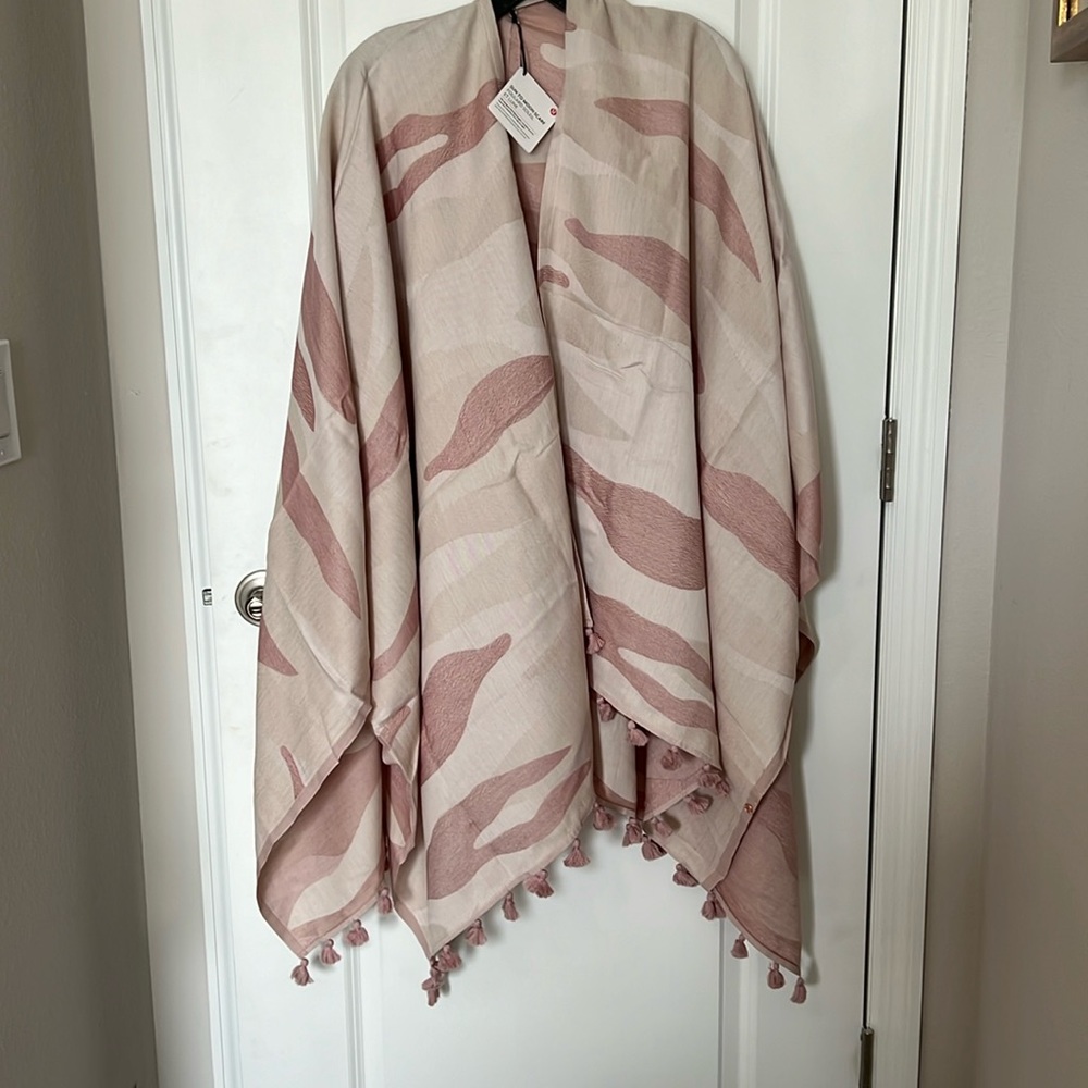 Lululemon Sun to Moon scarf NWT